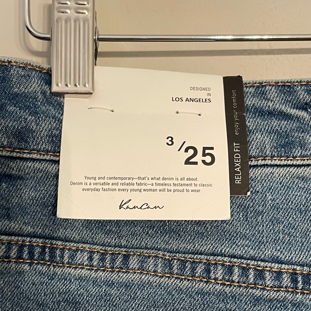 Kancan NWT High Rise Straight Relaxed Fit Jeans Size 3/25 Frayed Hems - Picture 3 of 12